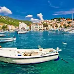 In With Sea View, Balcony, Air Conditioning, Wifi 3615-1 Hvar Town